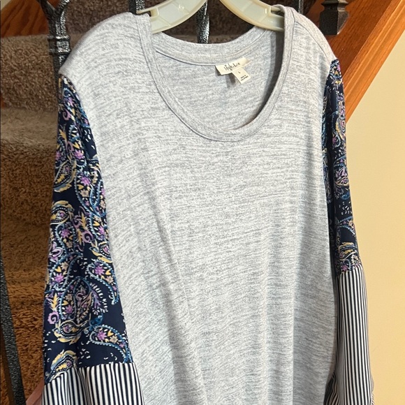 Style & Co. Heather Gray and Navy Blouse - Picture 6 of 7